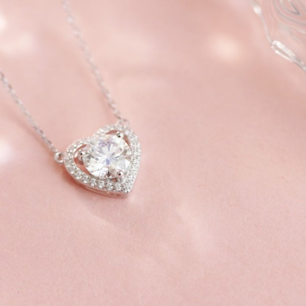 Certified 1ct. t.w.  Moissanite Diamond Heart Necklace NEW - Picture 7 of 13